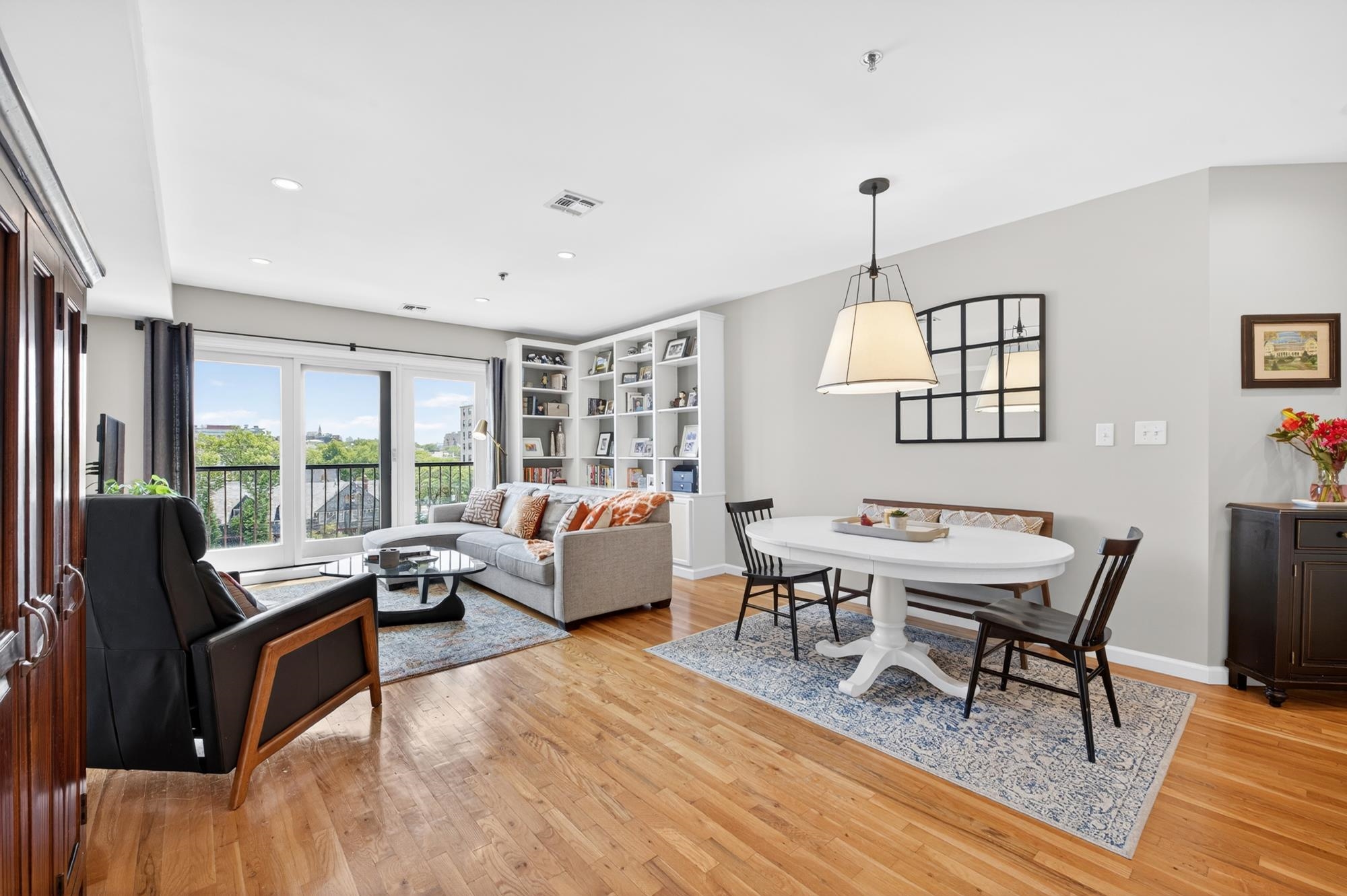 536 GRAND ST Unit: 604
