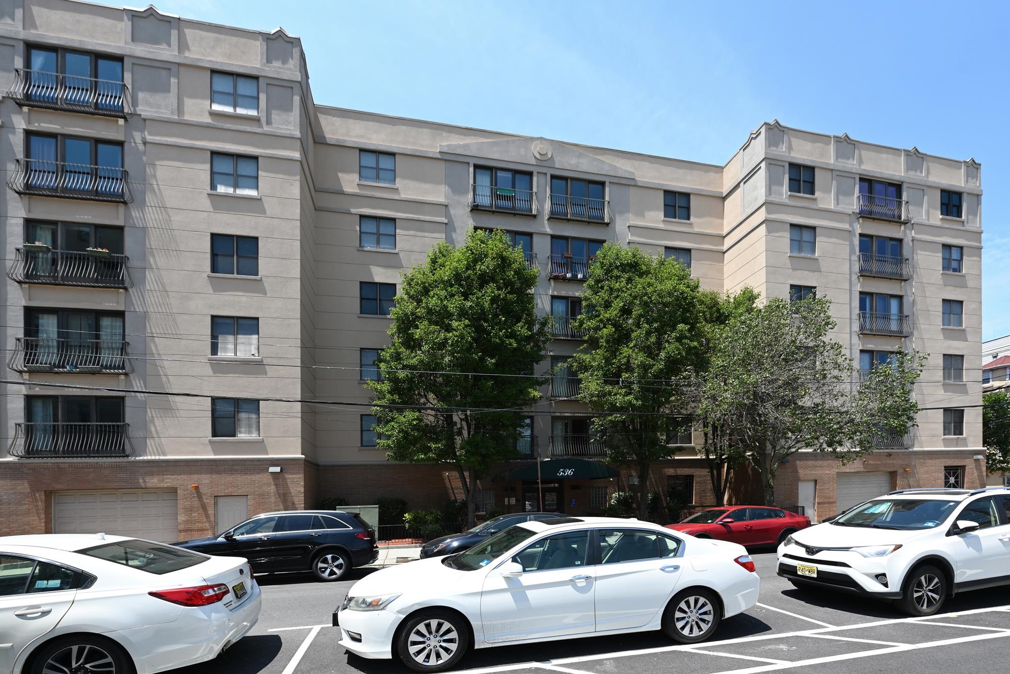 536 GRAND ST Unit: 604