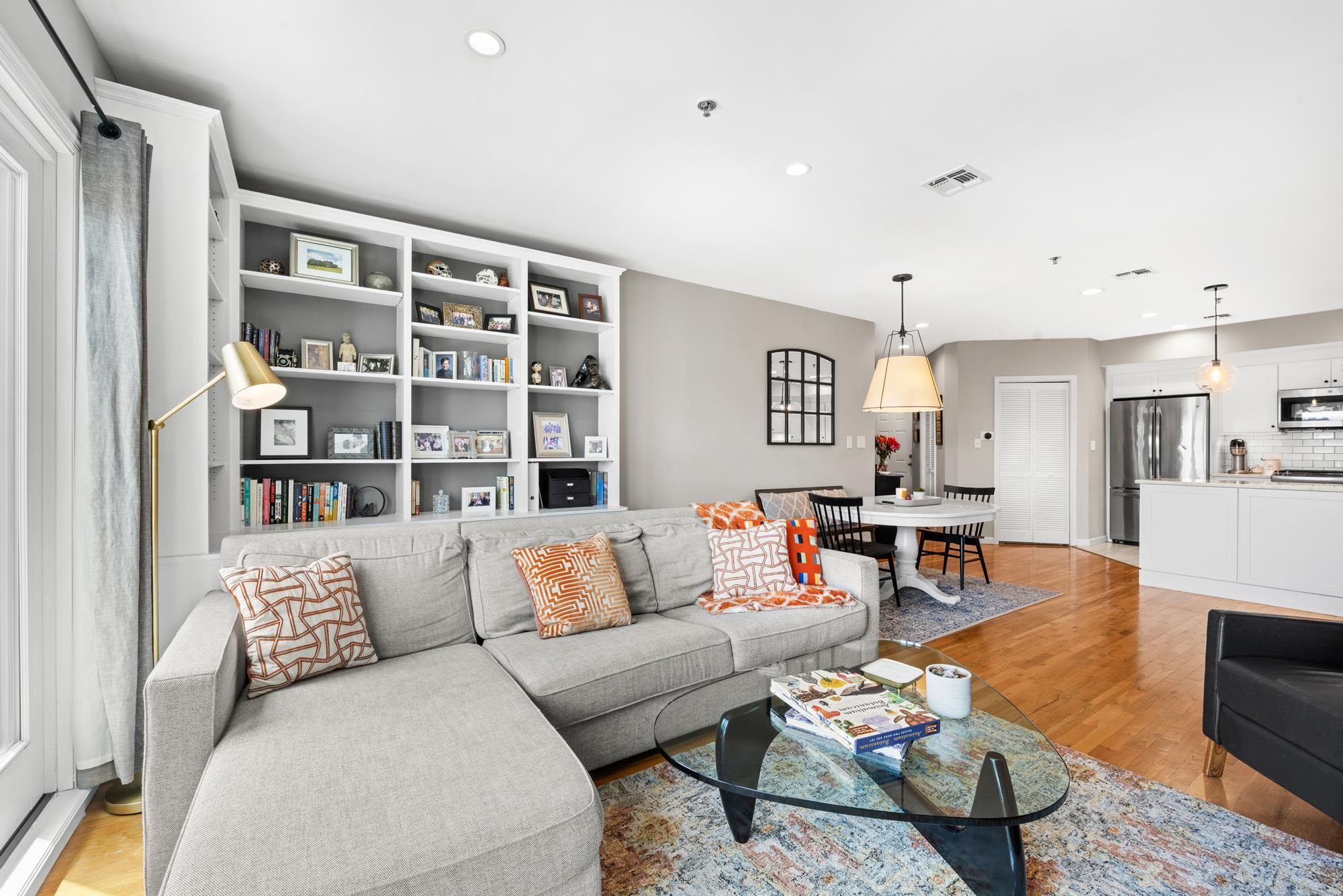 536 GRAND ST Unit: 604