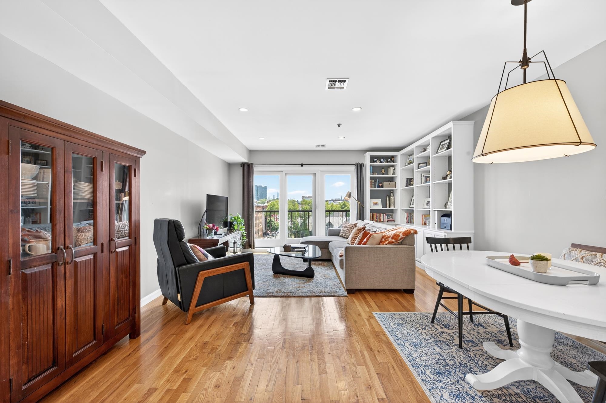 536 GRAND ST Unit: 604