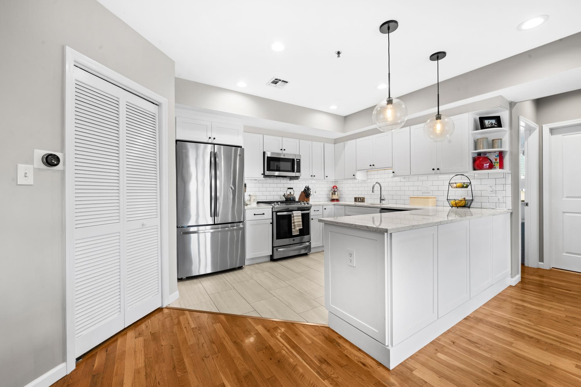 536 GRAND ST Unit: 604