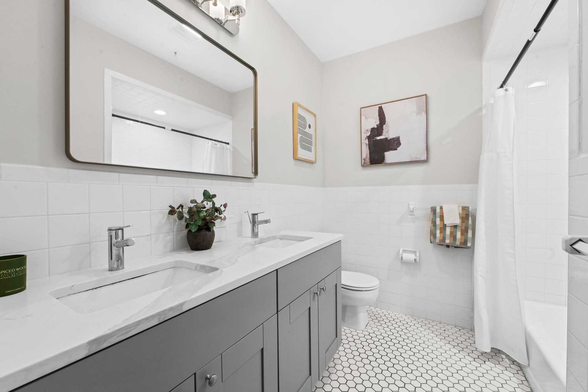 118 WILLOW AVE Unit: 2