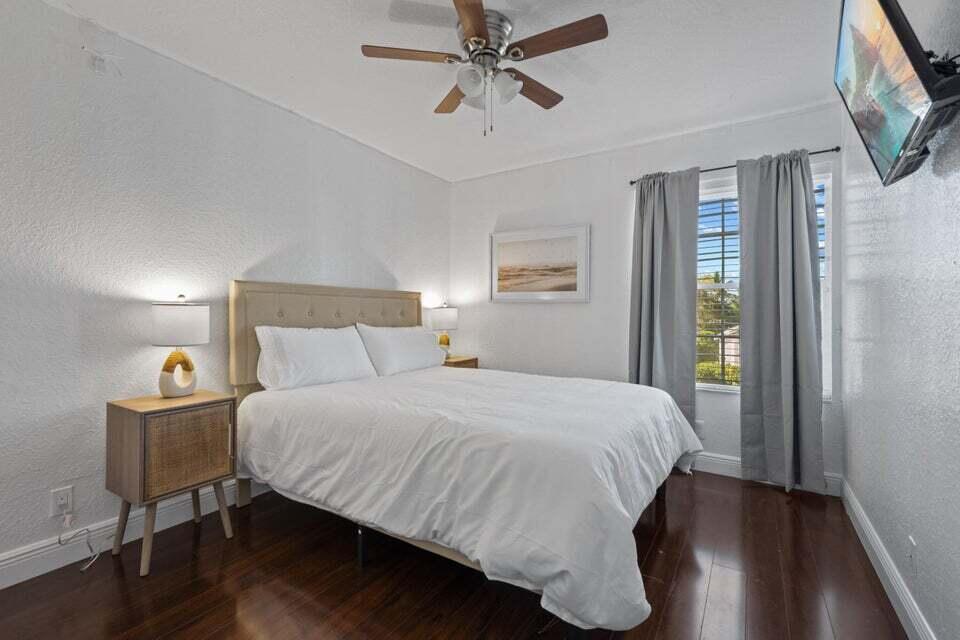 1050 Aviary Road