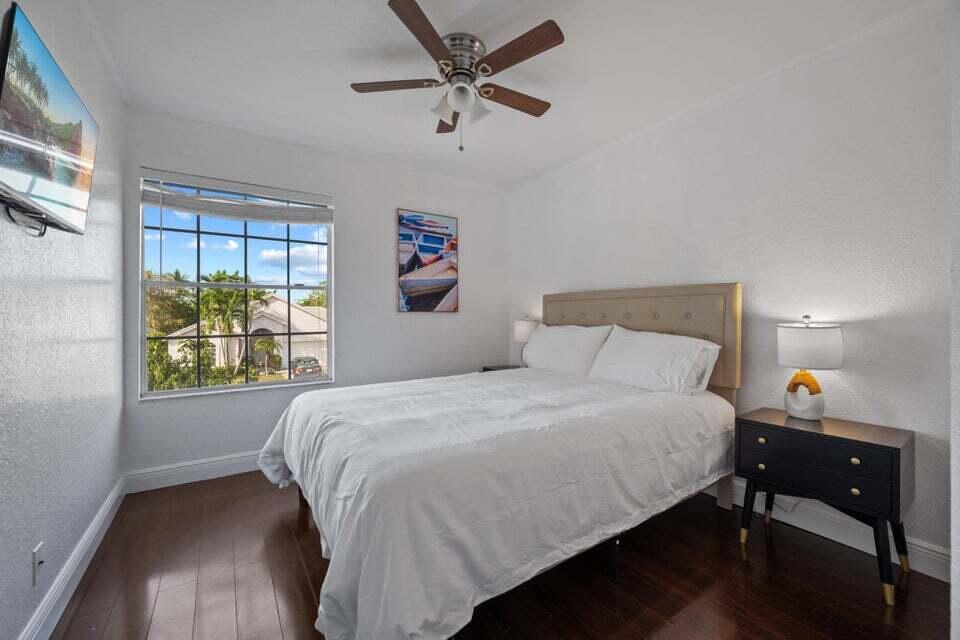 1050 Aviary Road