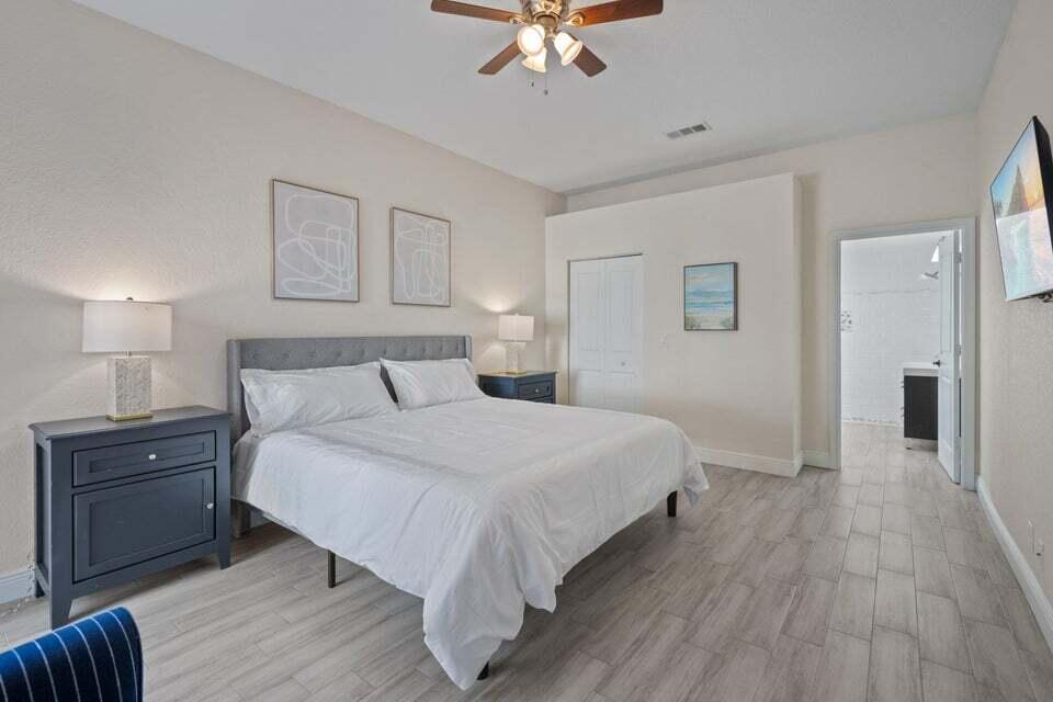1050 Aviary Road