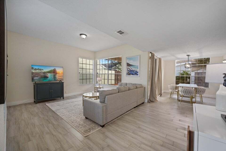 1050 Aviary Road