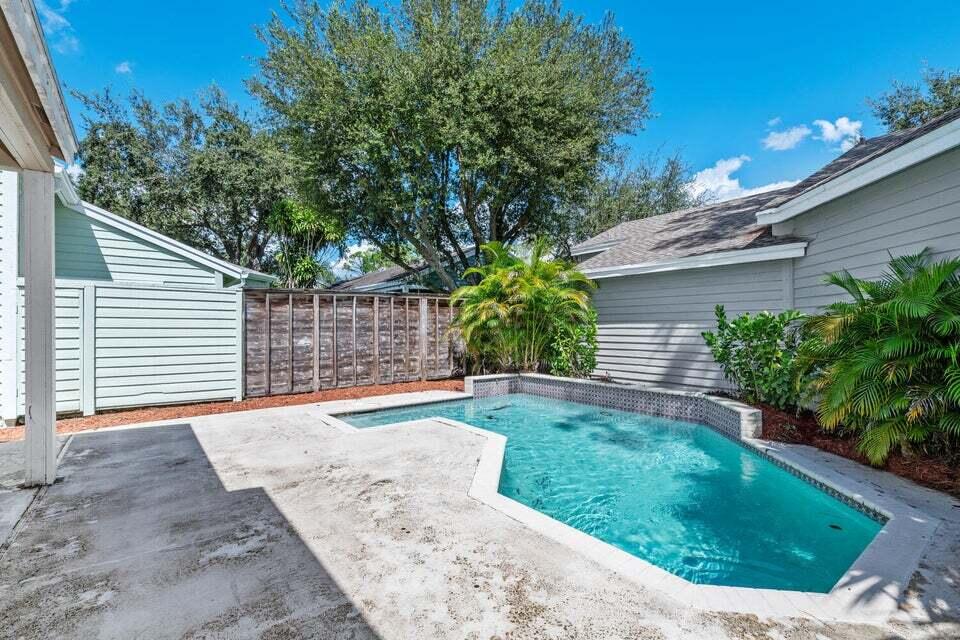 1050 Aviary Road
