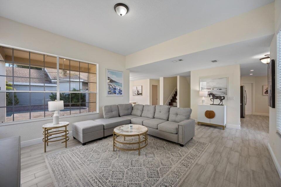 1050 Aviary Road