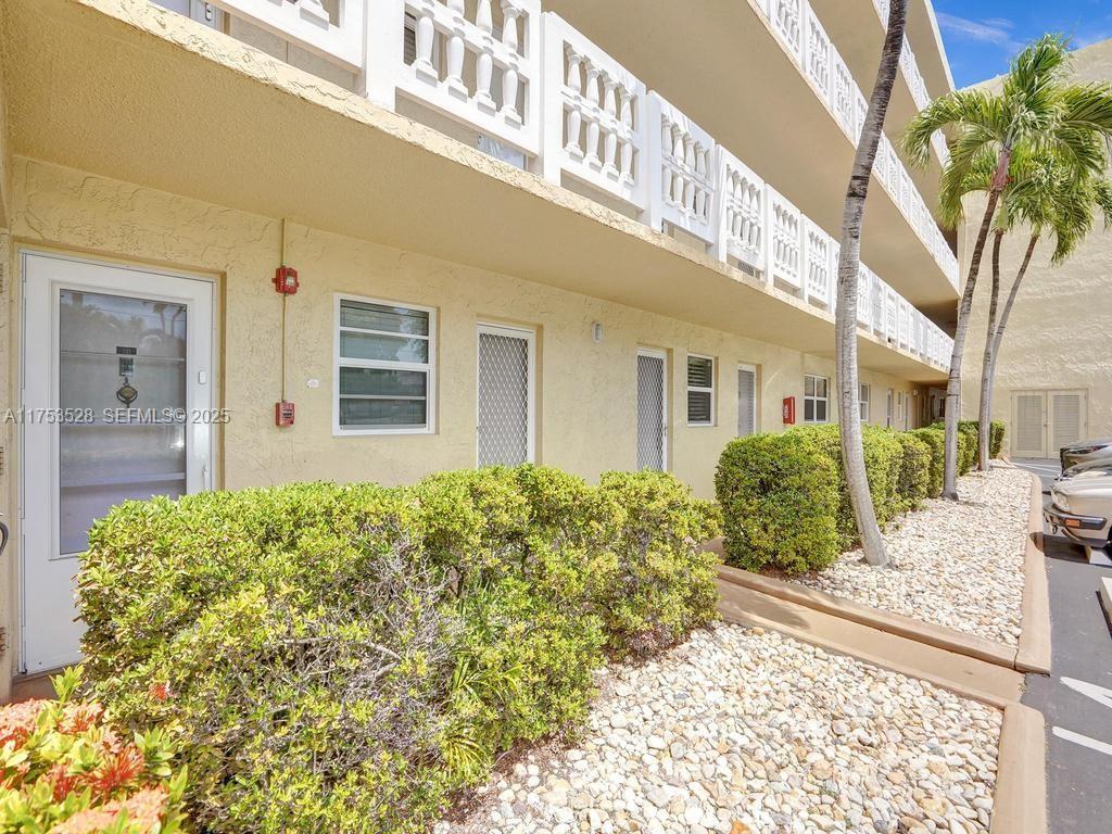 205 SE 11th Terrace 203