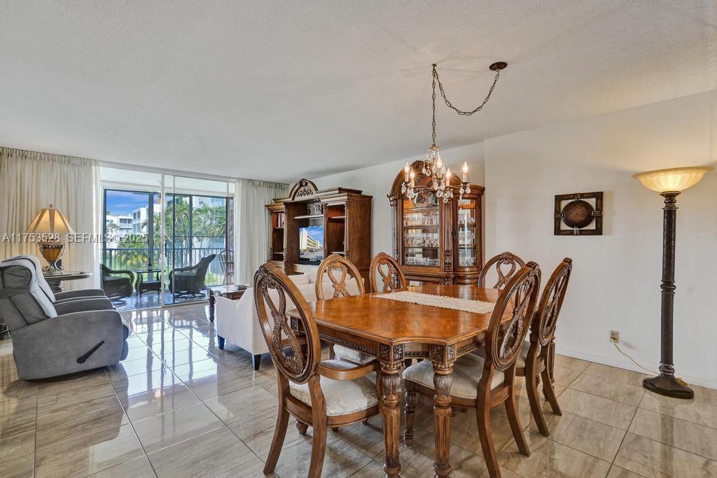 205 SE 11th Terrace 203