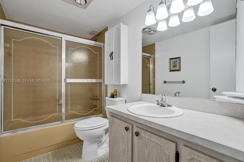 205 SE 11th Terrace 203