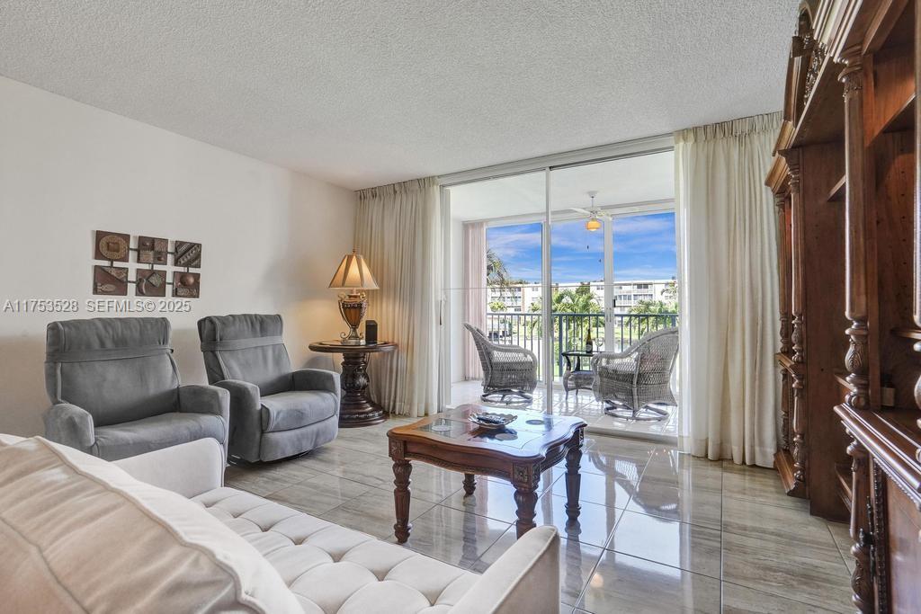 205 SE 11th Terrace 203