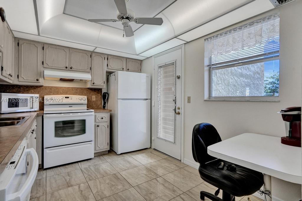 205 SE 11th Terrace 203