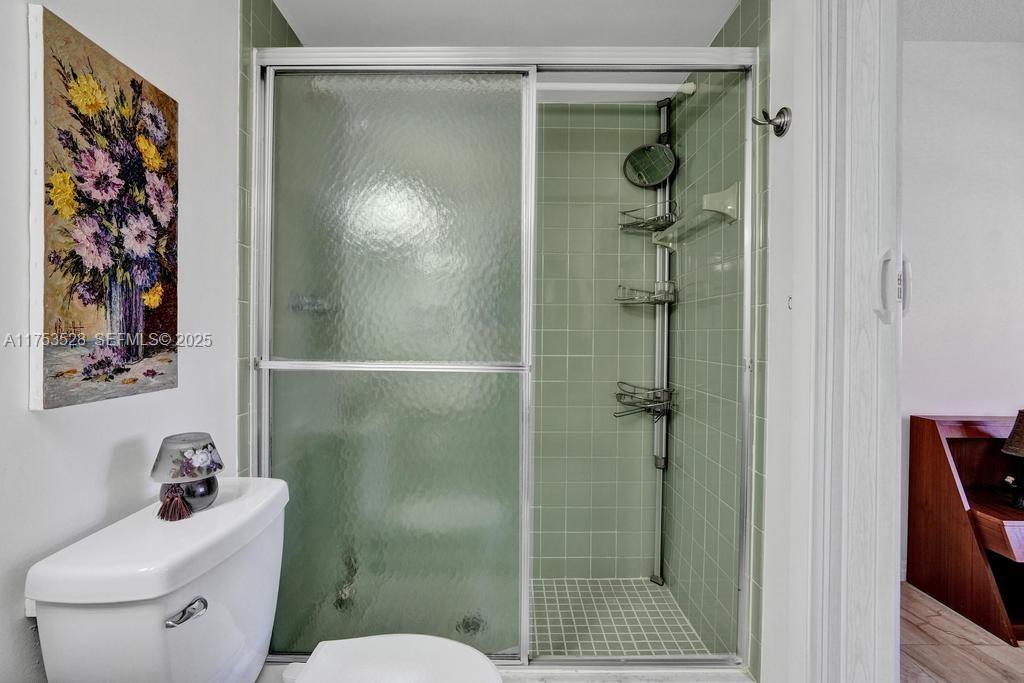 205 SE 11th Terrace 203