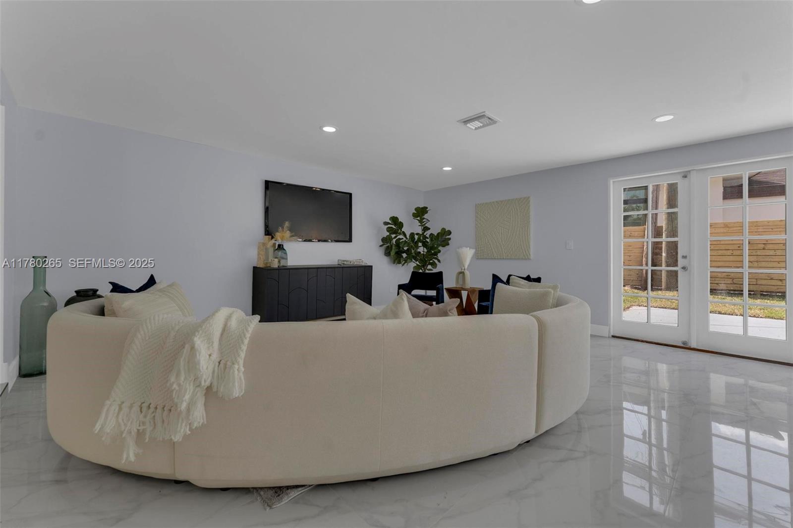 2272 NE 31st Street