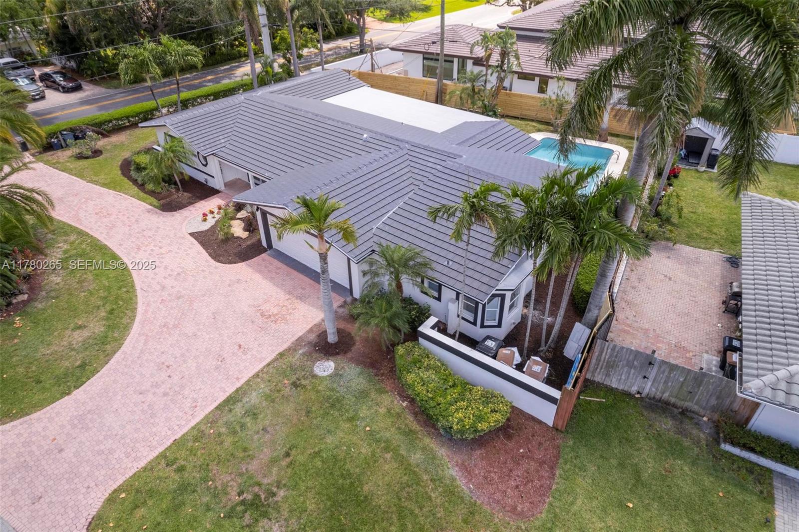 2272 NE 31st Street