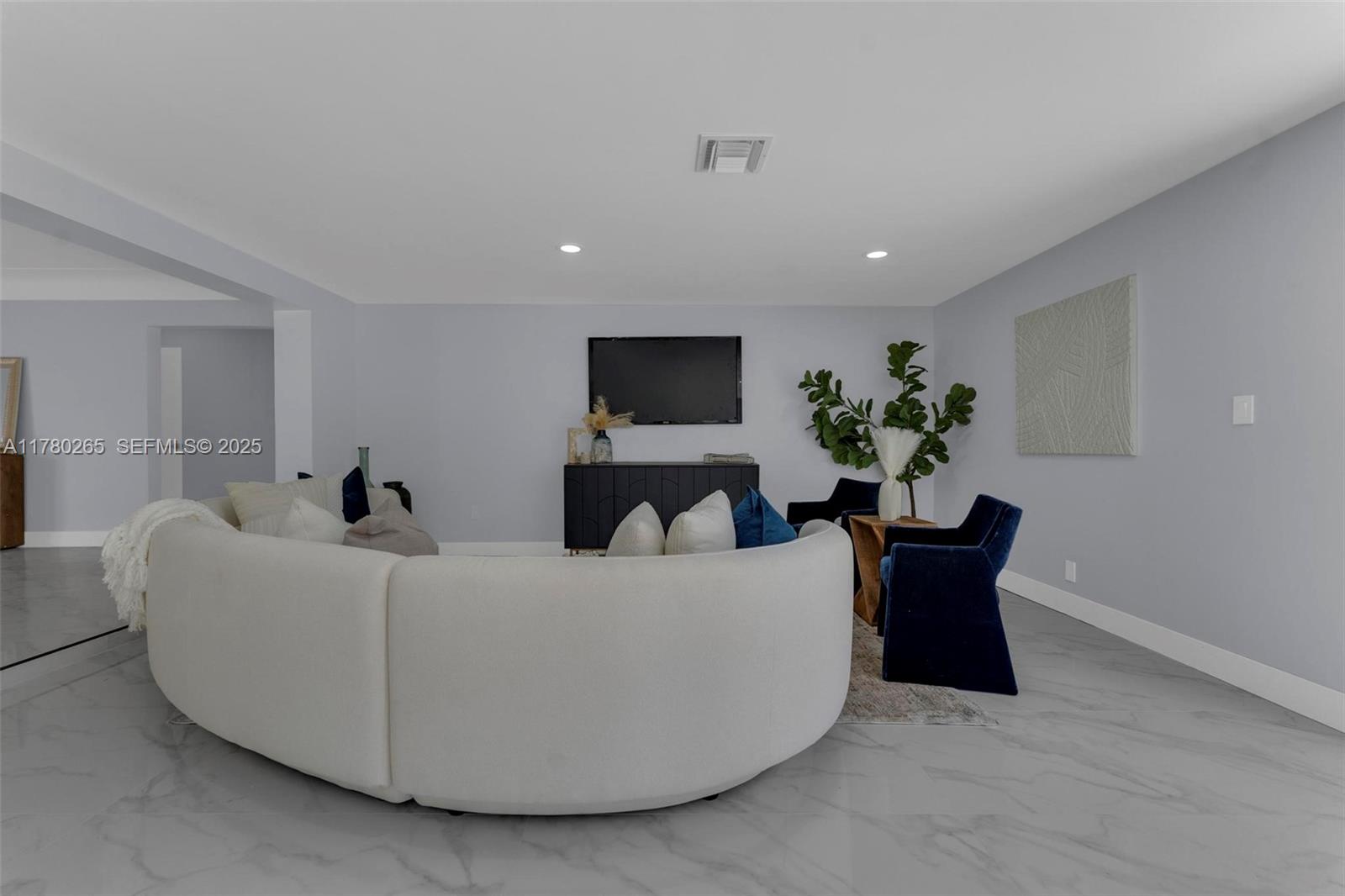 2272 NE 31st Street