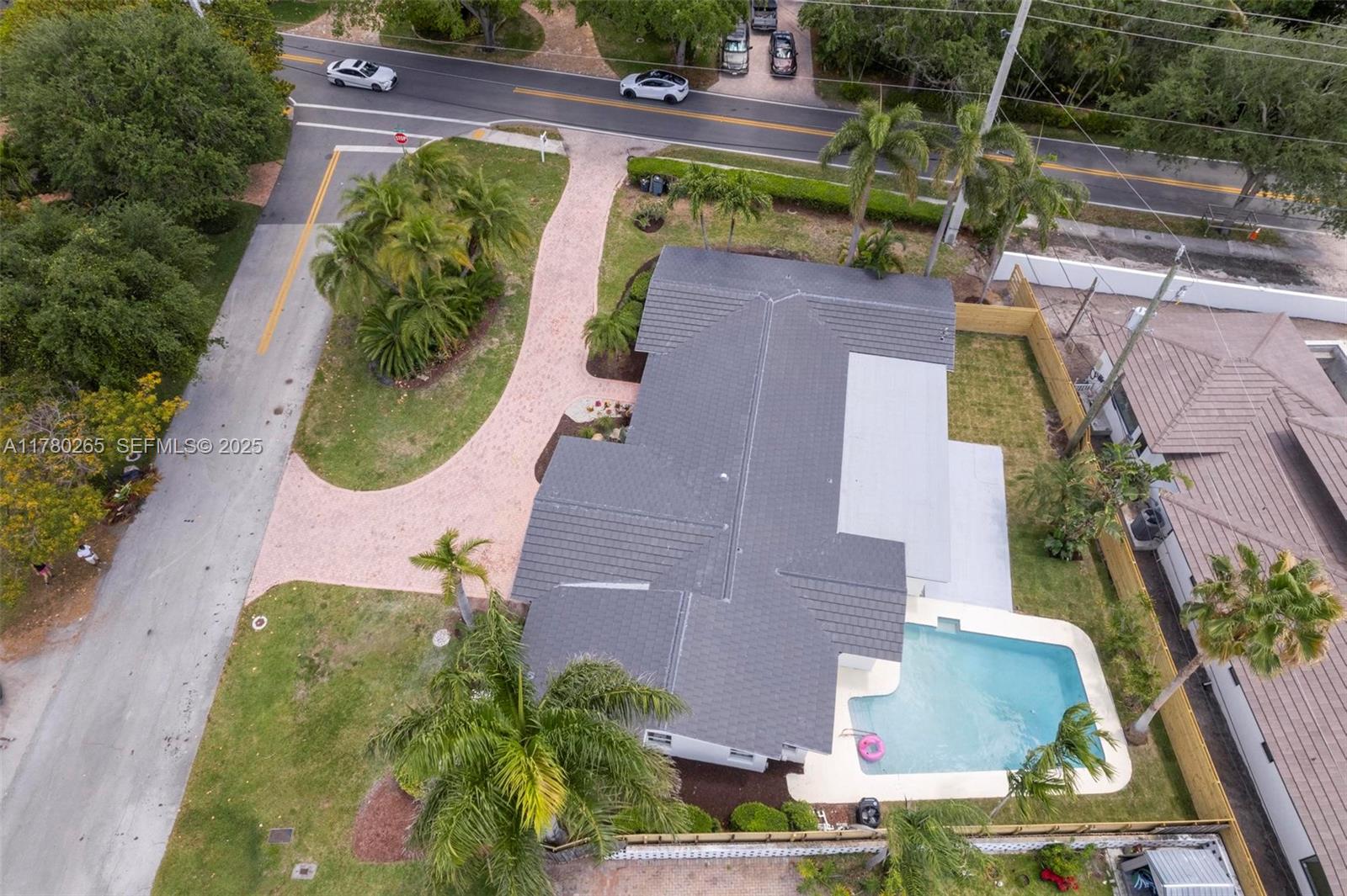 2272 NE 31st Street