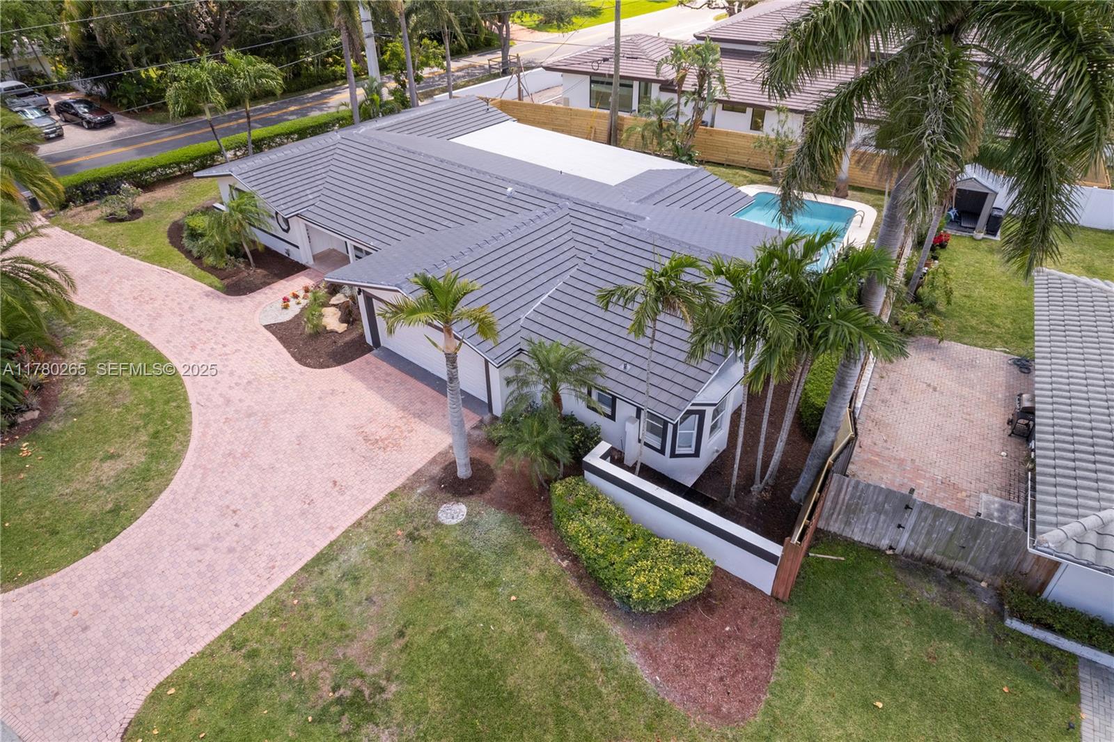 2272 NE 31st Street