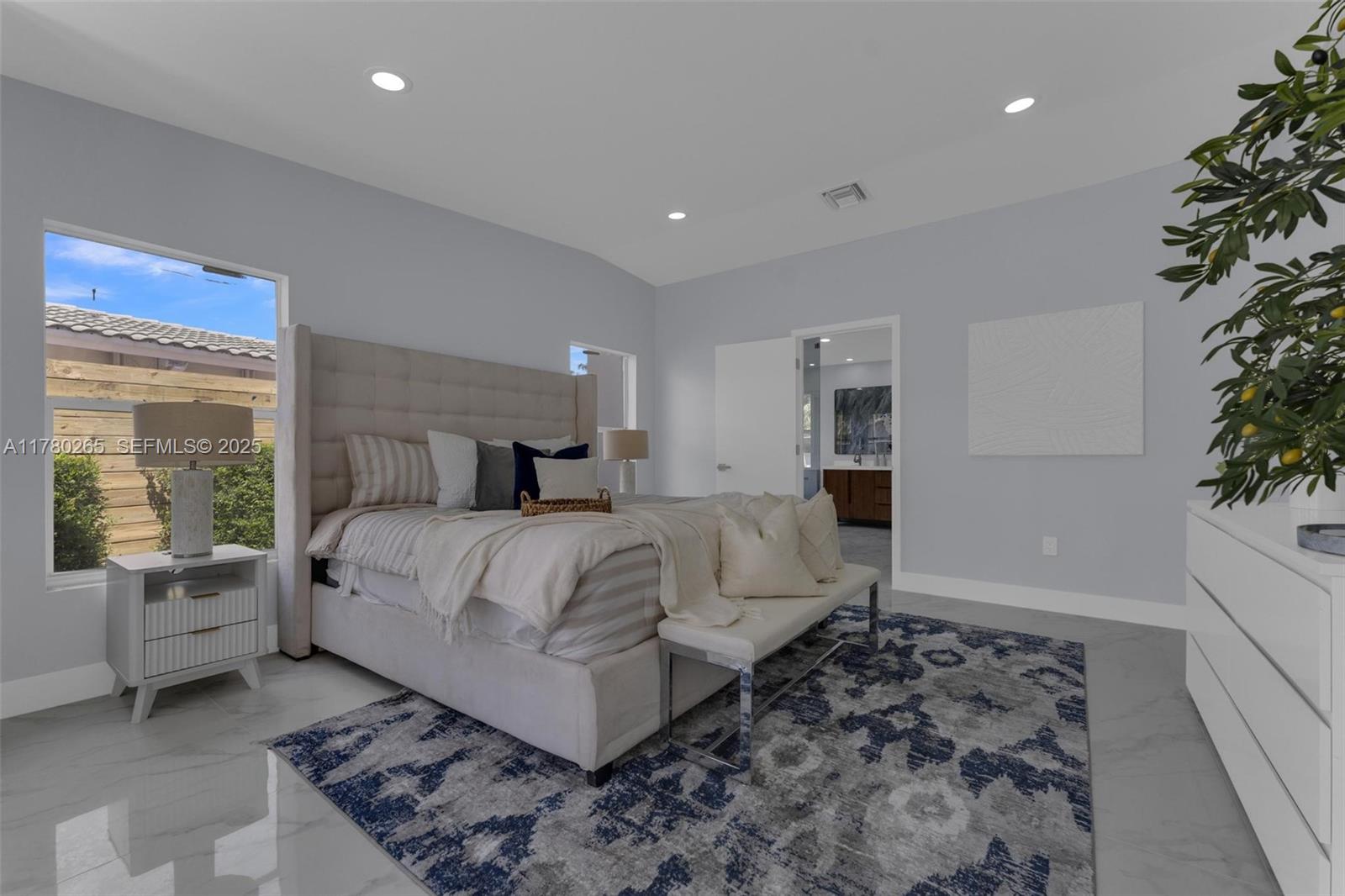2272 NE 31st Street