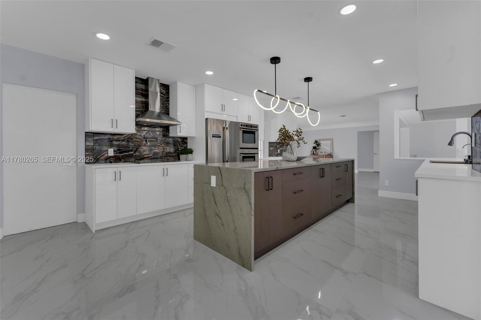 2272 NE 31st Street