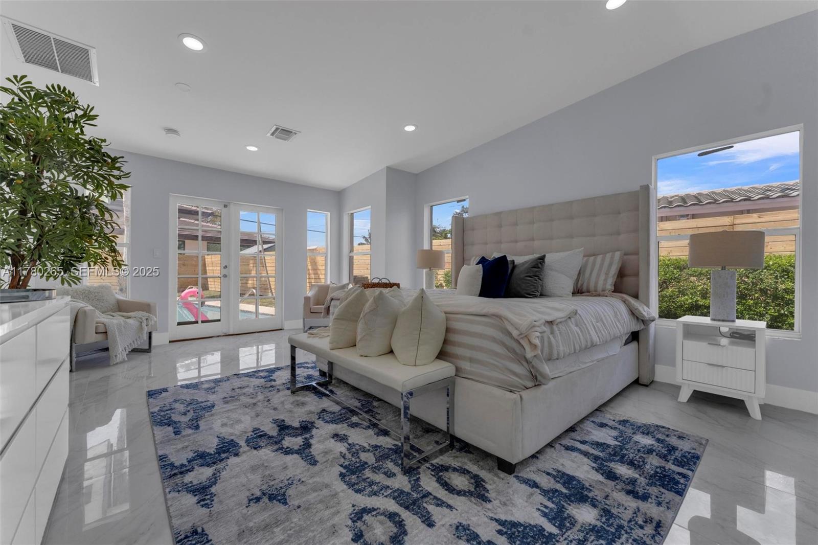2272 NE 31st Street
