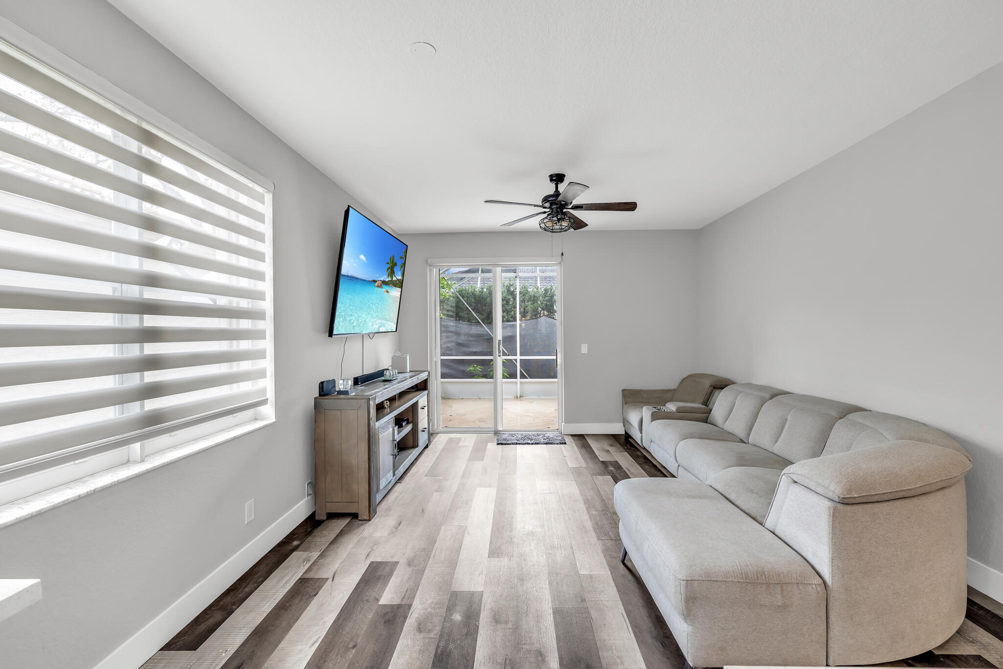 4907 Pelican Manor