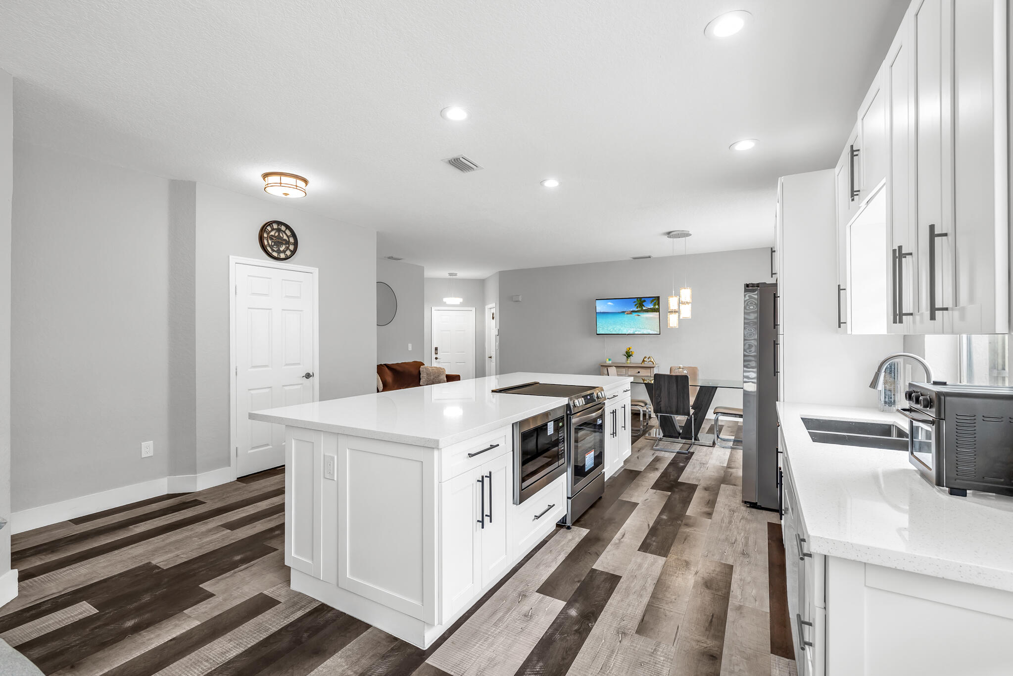 4907 Pelican Manor