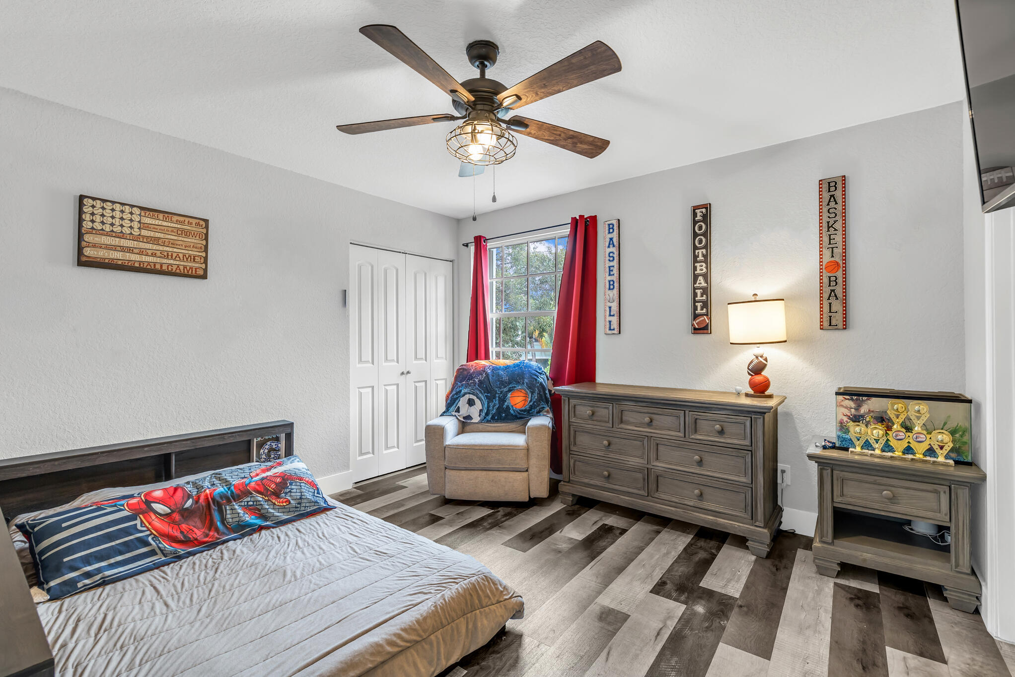 4907 Pelican Manor