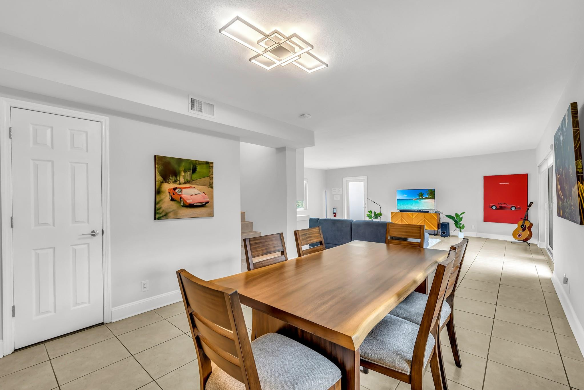 2812 NE 27th Street