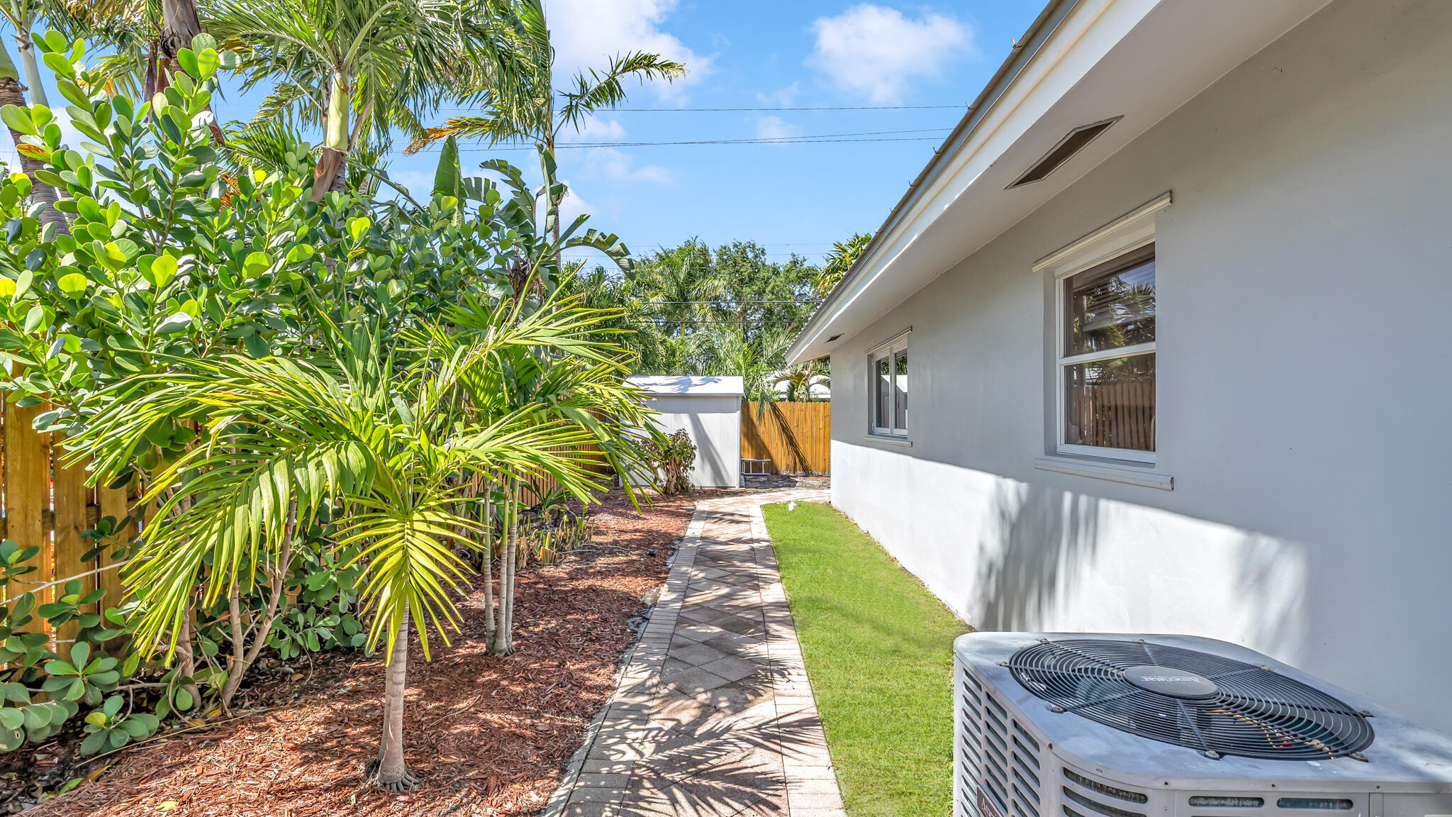2241 NE 33rd Street