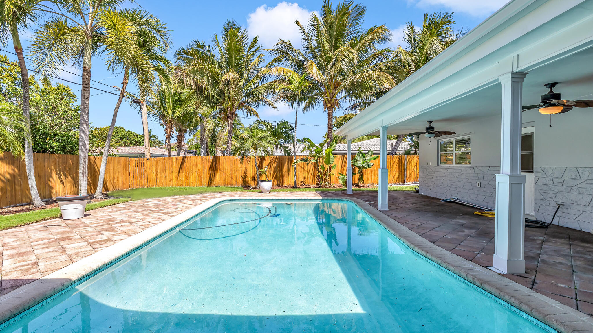 2241 NE 33rd Street