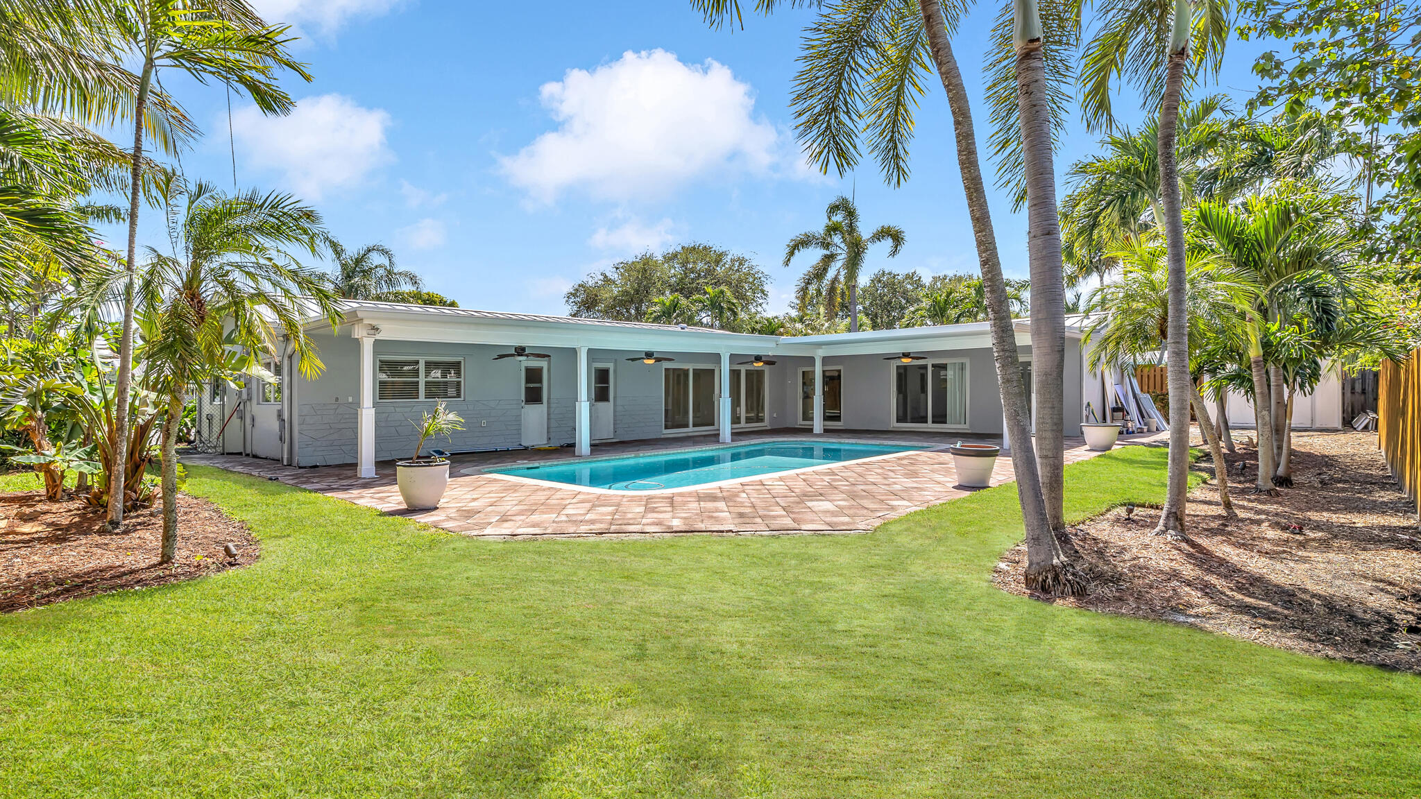 2241 NE 33rd Street