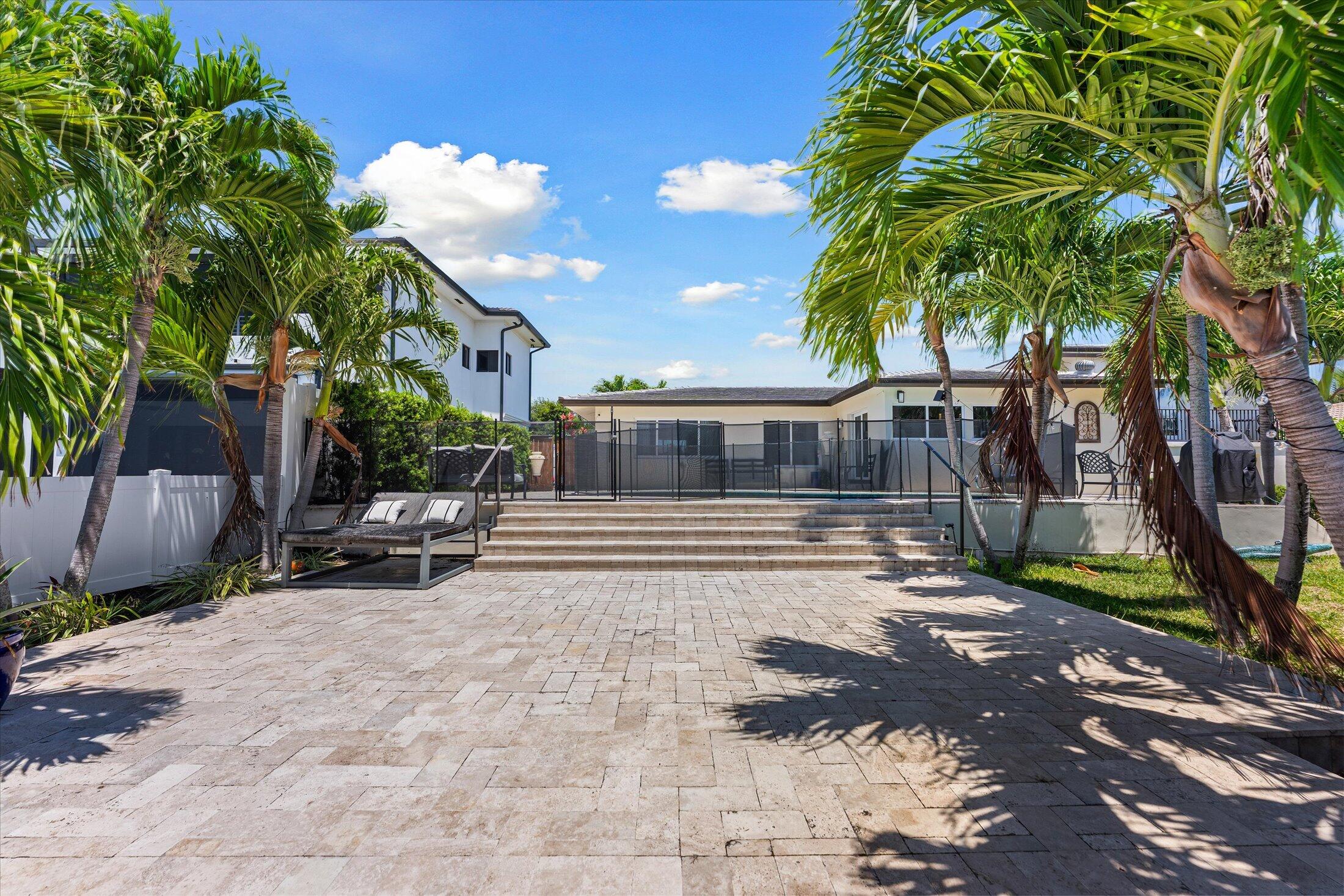 2948 NE 35th Court