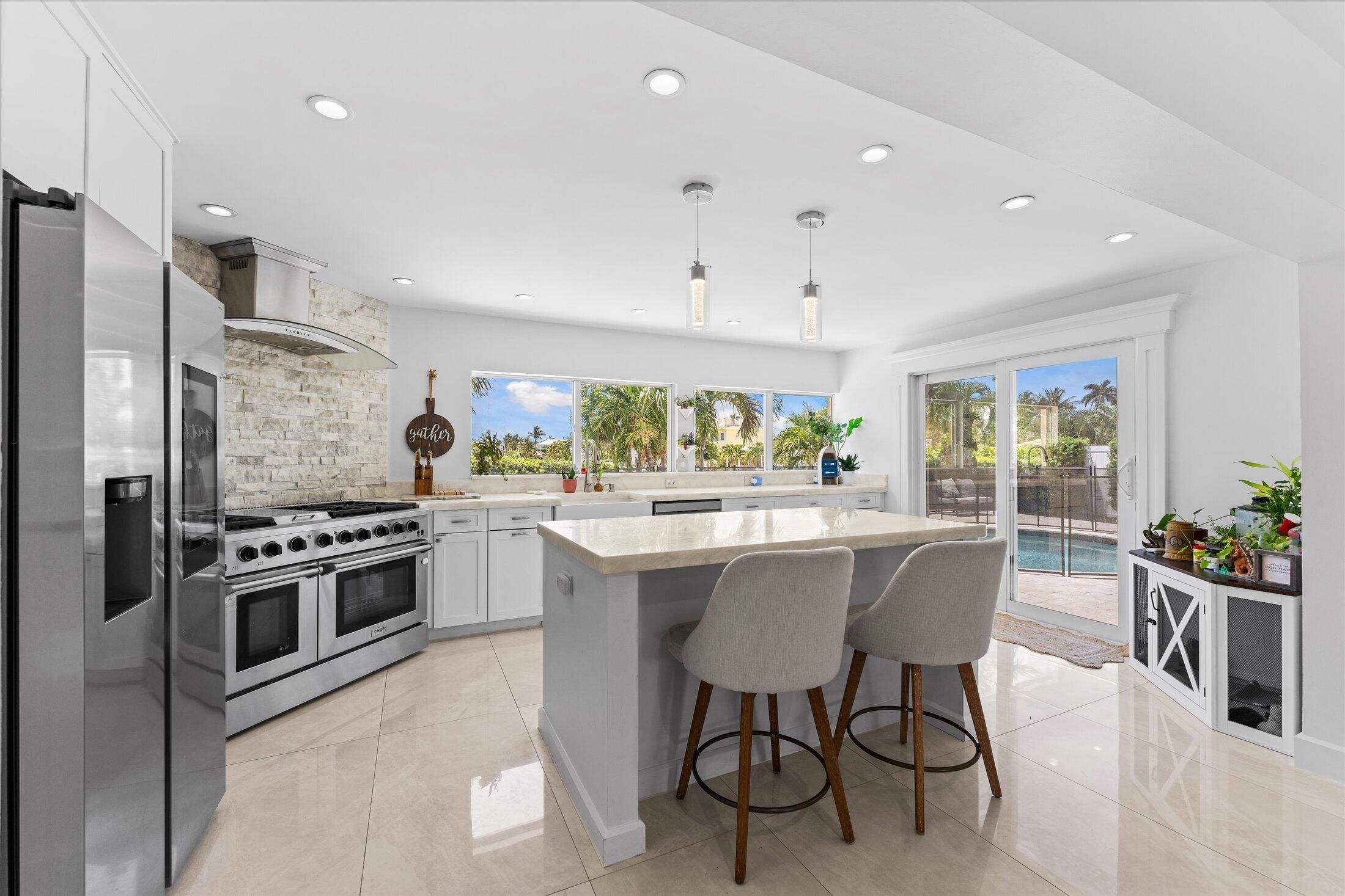 2948 NE 35th Court
