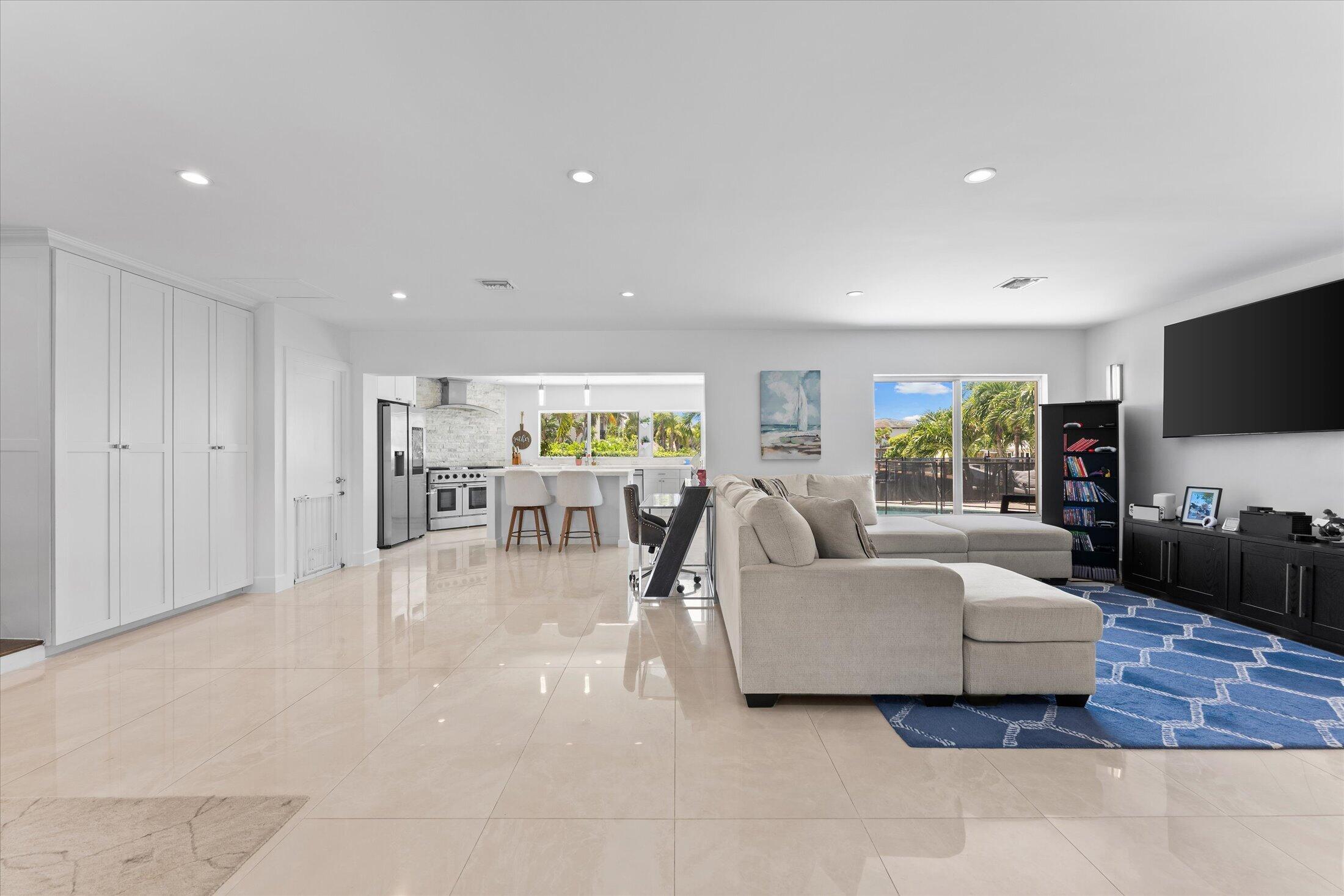 2948 NE 35th Court