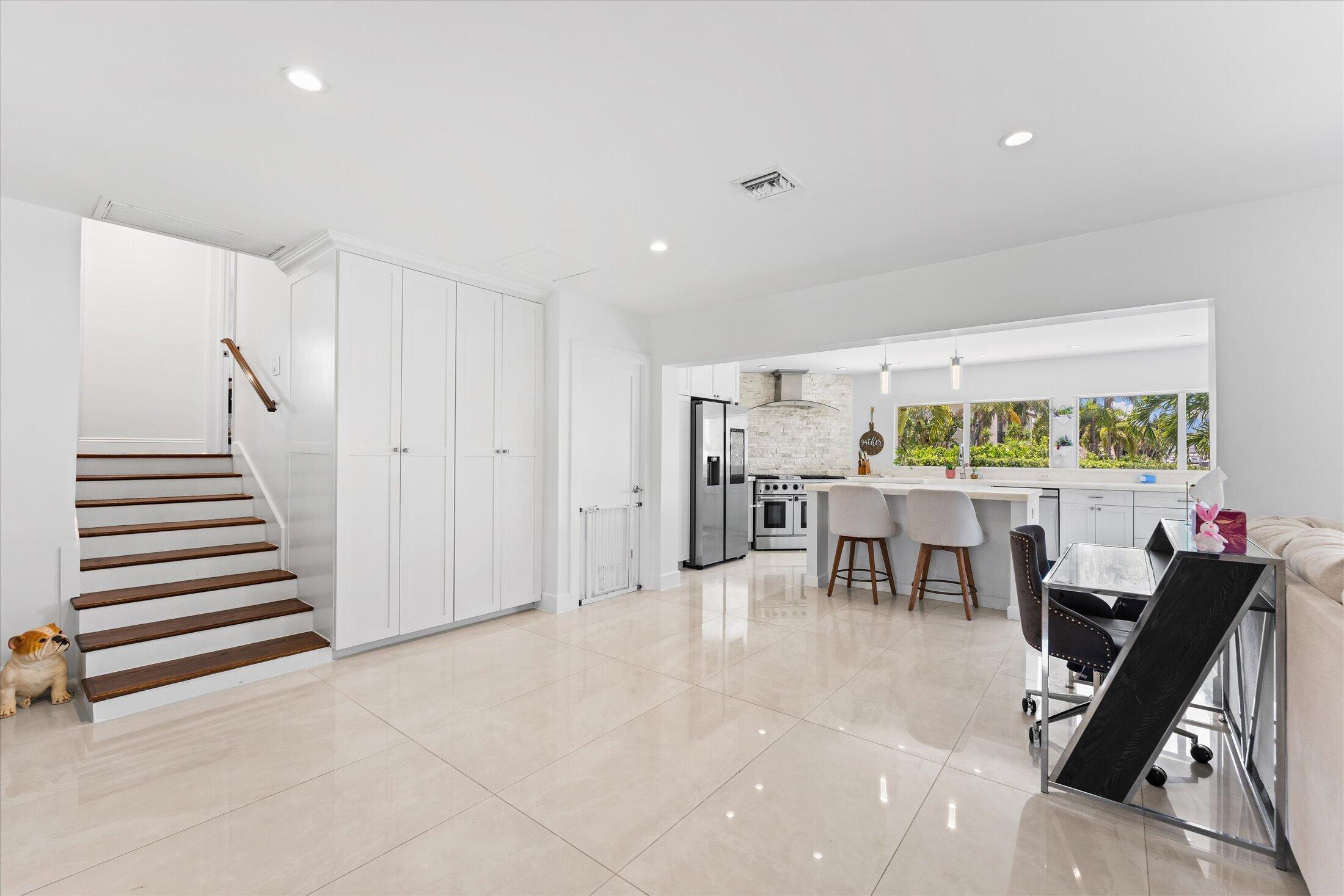 2948 NE 35th Court