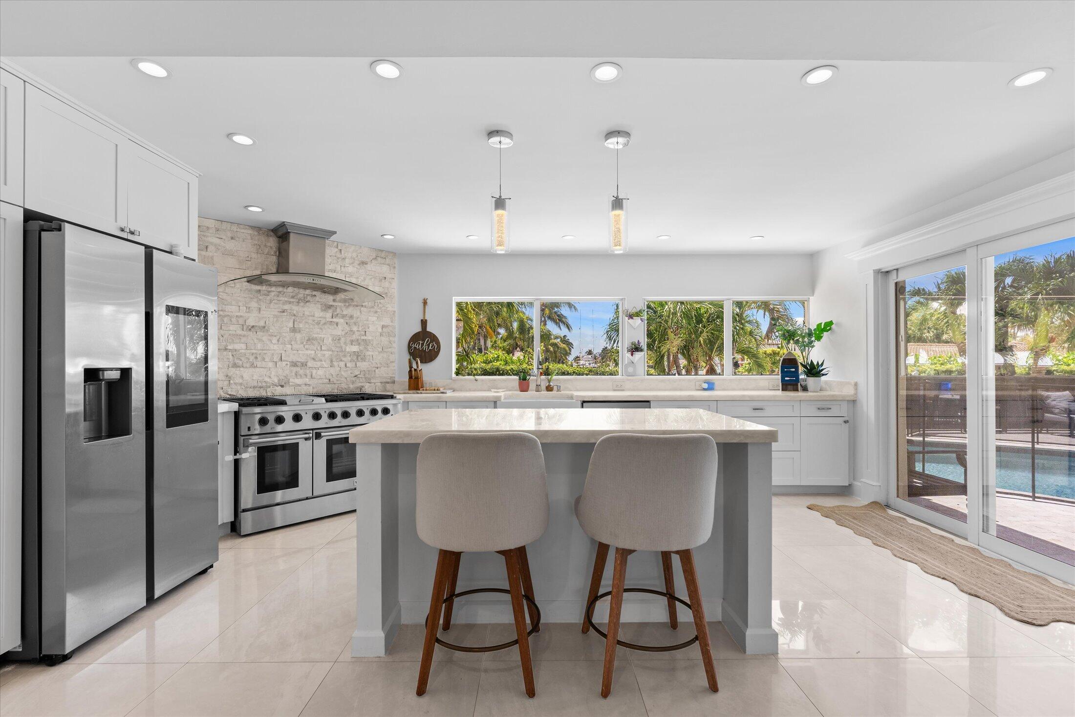 2948 NE 35th Court