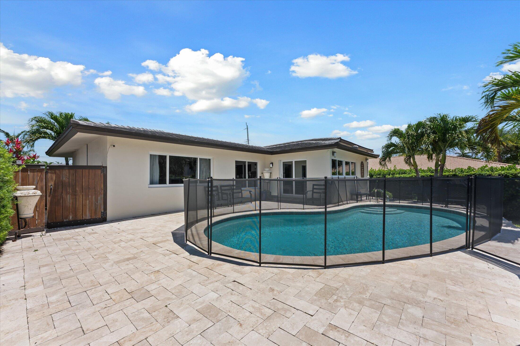 2948 NE 35th Court
