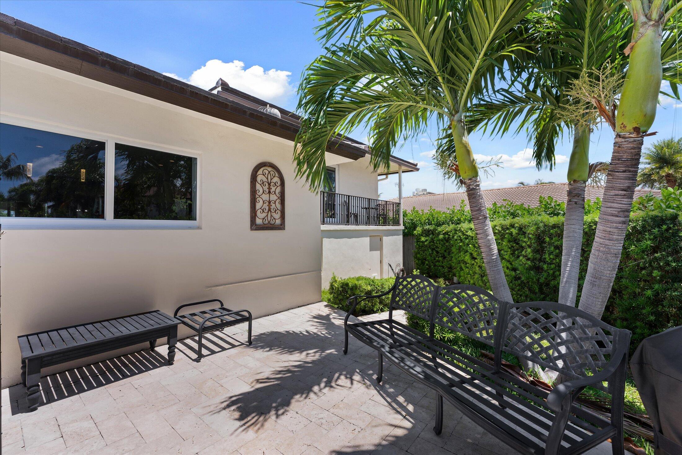 2948 NE 35th Court