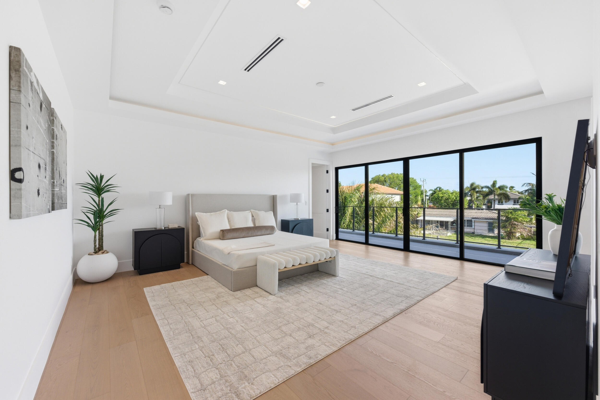2360 NE 49th Street