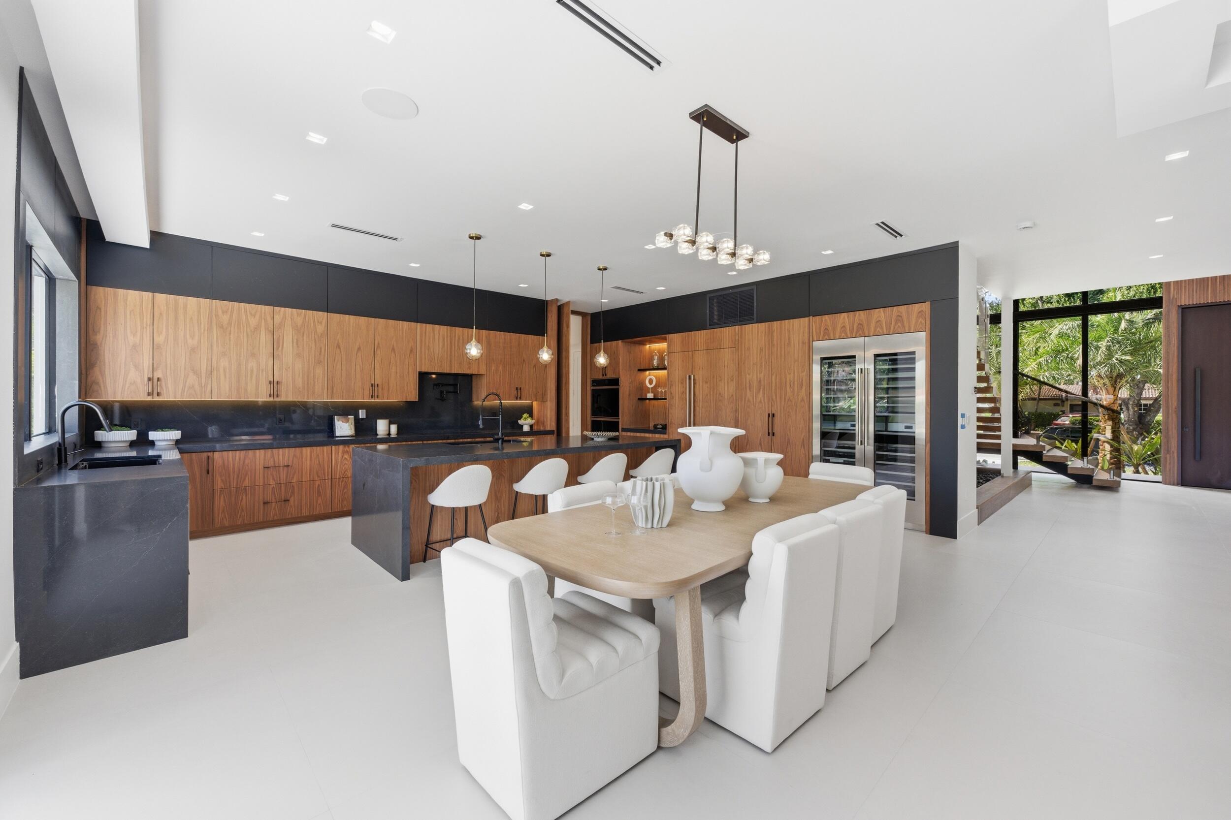 2360 NE 49th Street