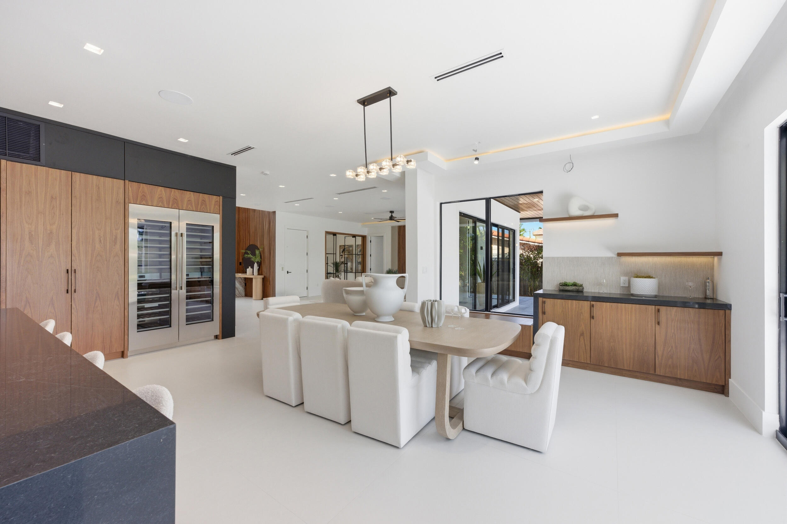 2360 NE 49th Street