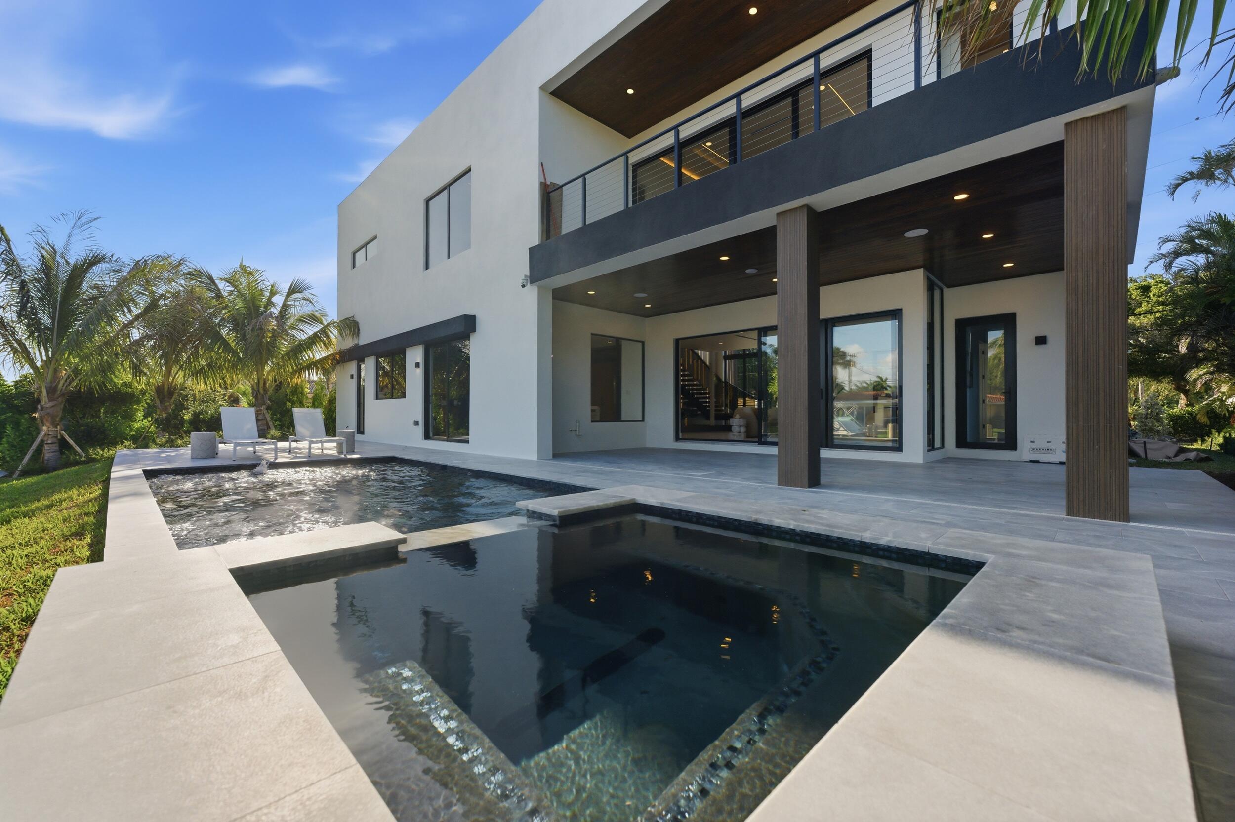 2360 NE 49th Street