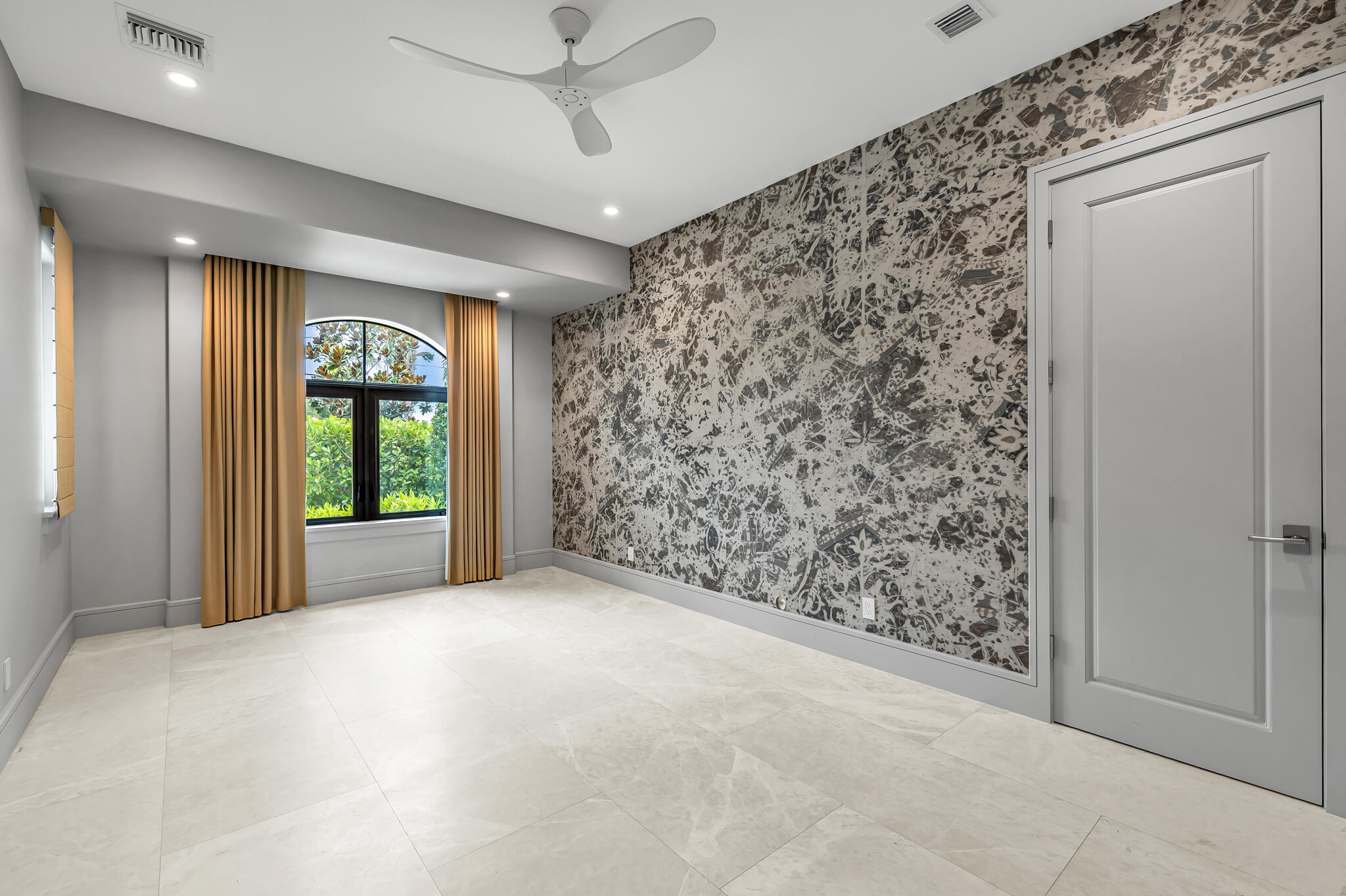 2300 NE 34th Court