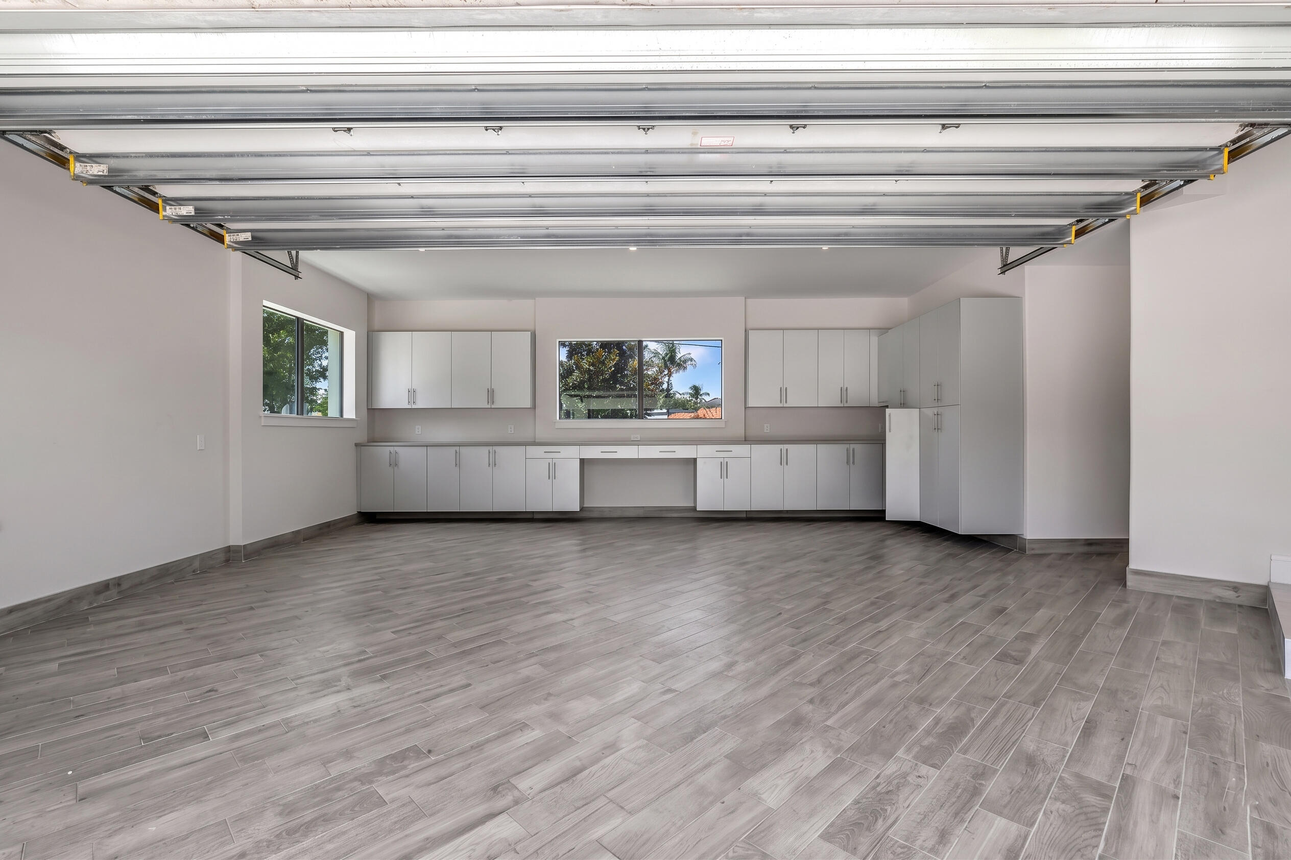 2300 NE 34th Court