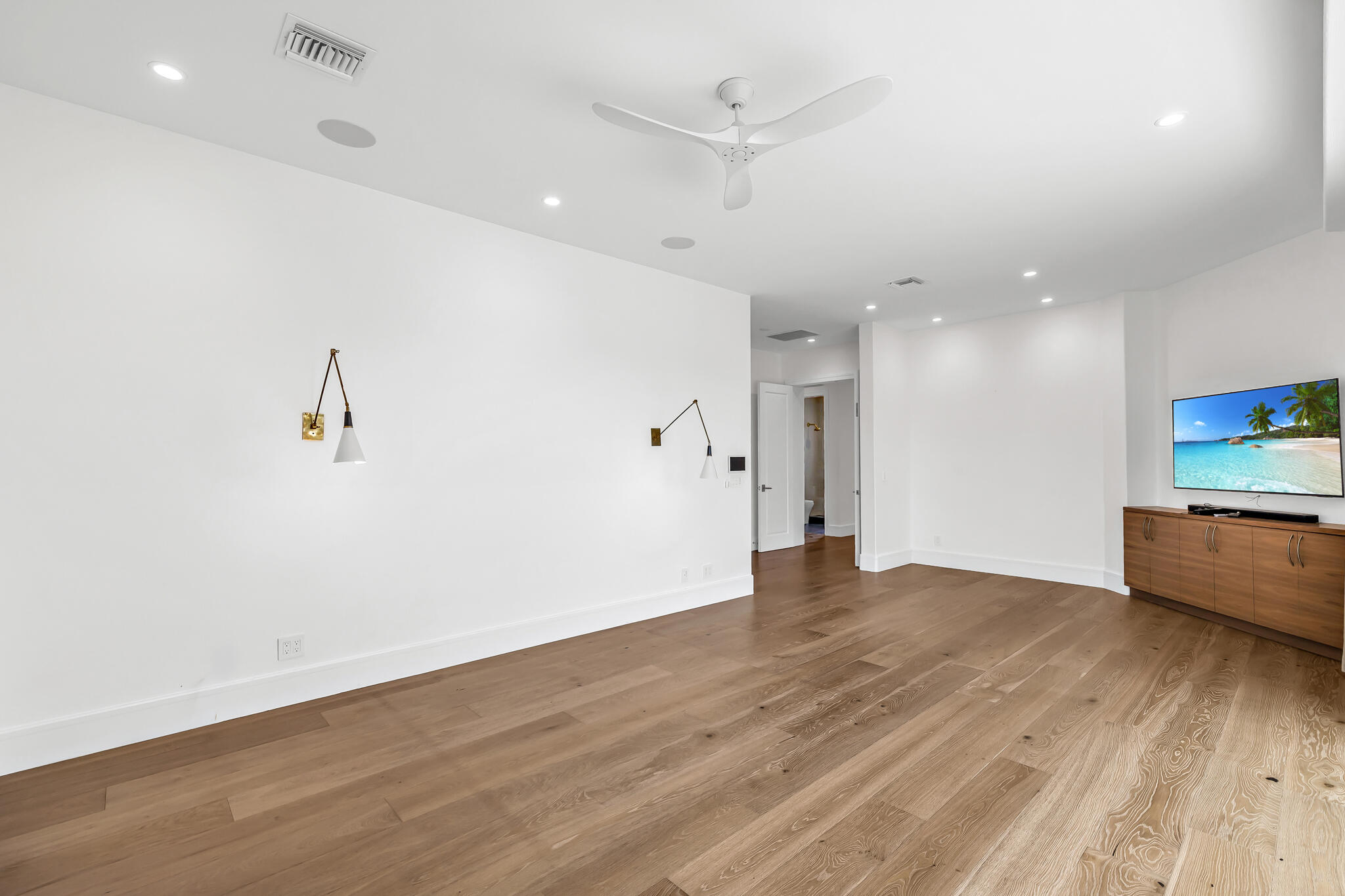 2300 NE 34th Court