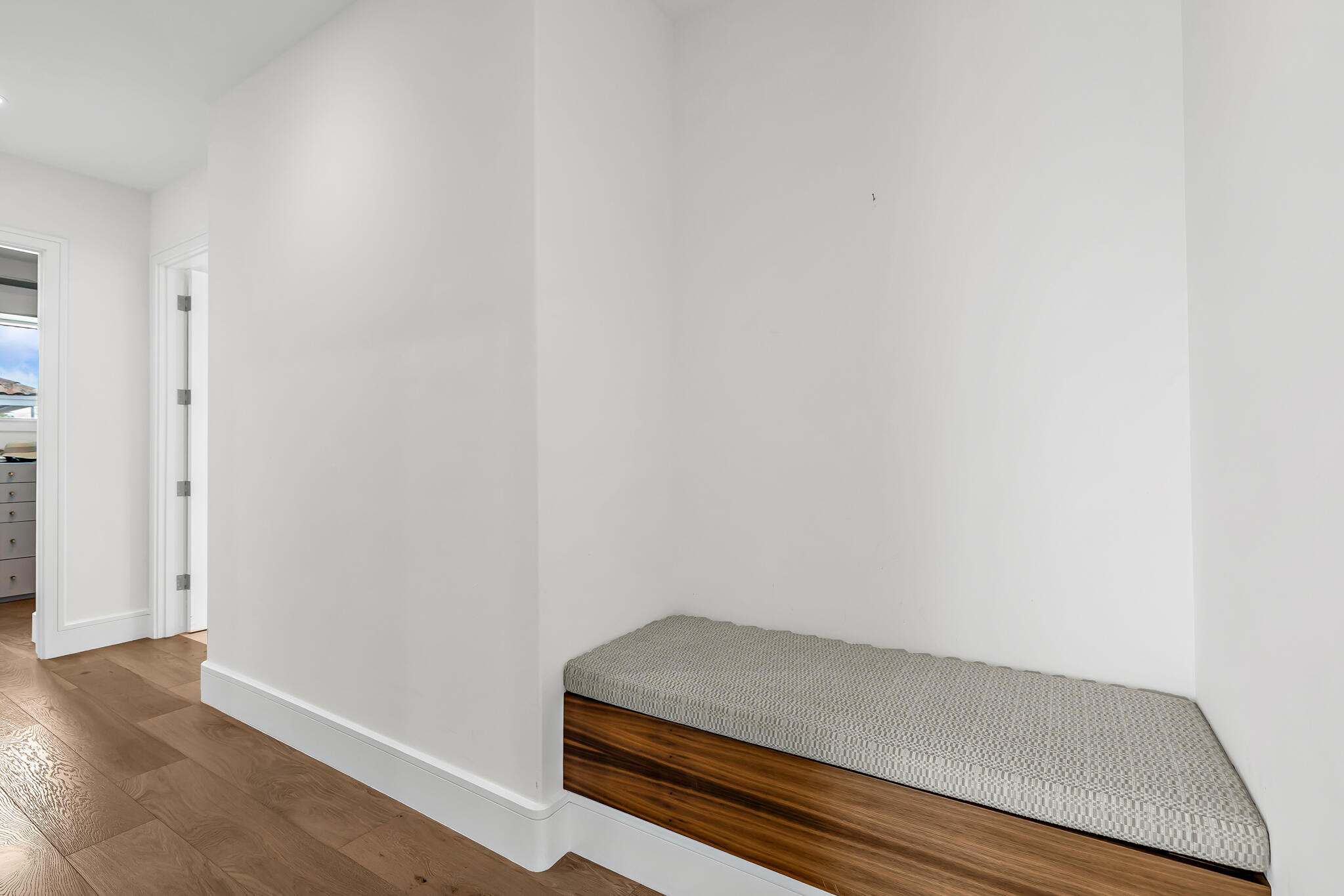 2300 NE 34th Court