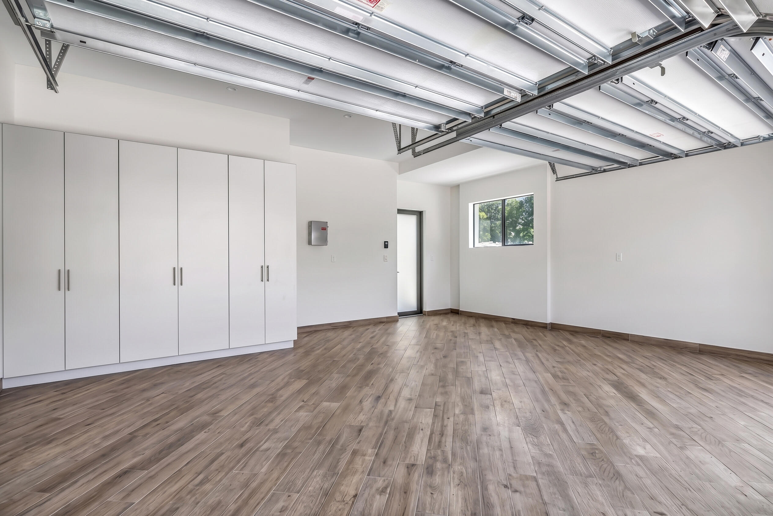 2300 NE 34th Court