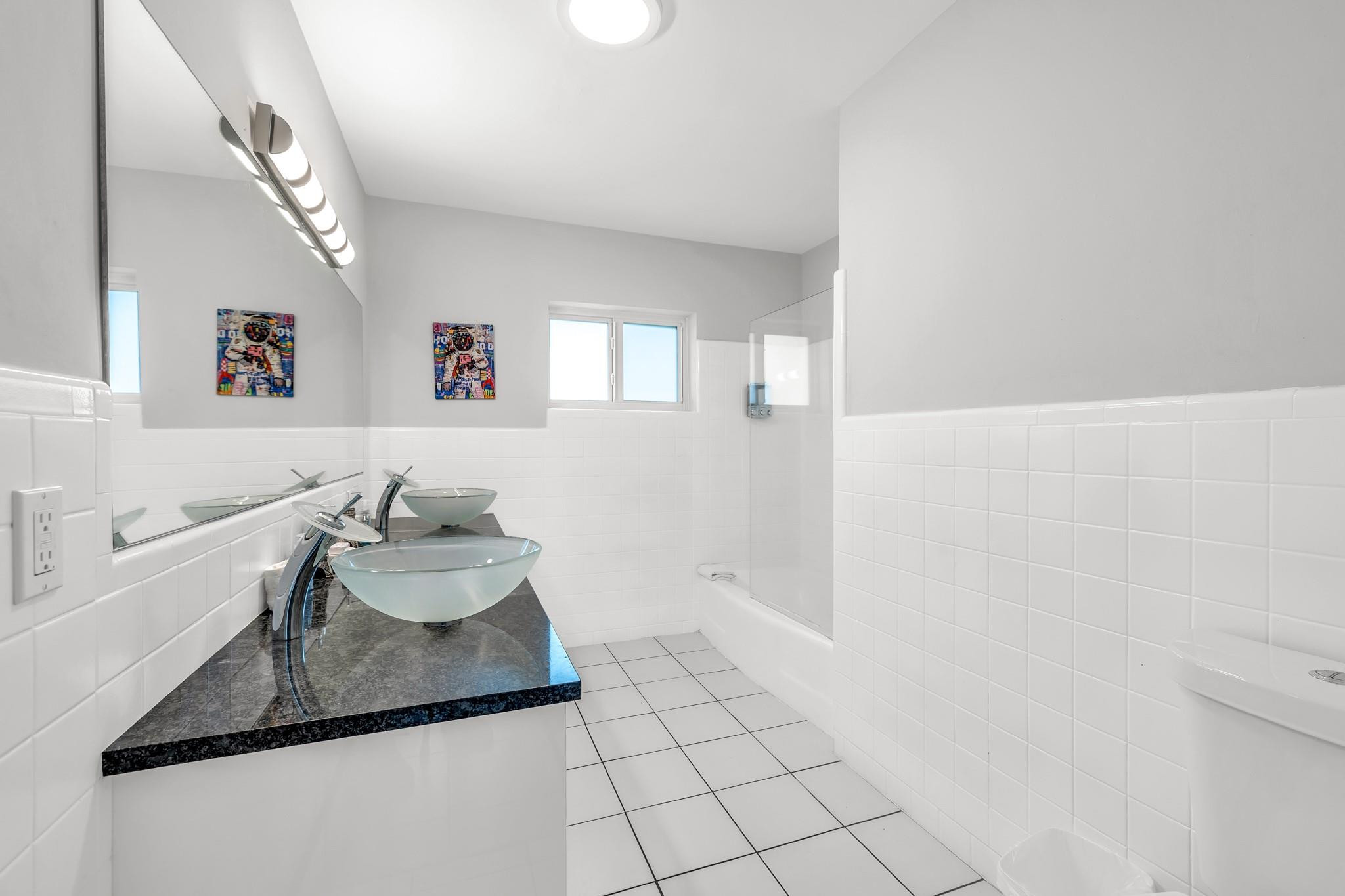 2812 NE 27th Street